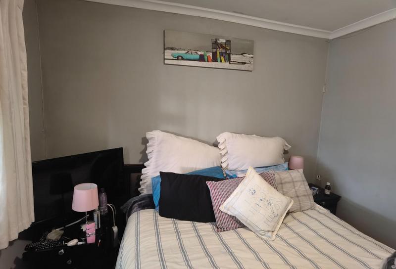 5 Bedroom Property for Sale in Thornton Western Cape